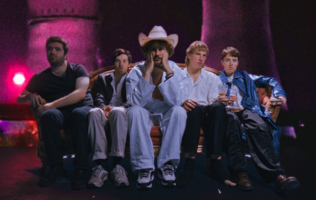 FAT DOG: “WOOF” Album Review – UNBRIDLED&nbsp;MAYHEM